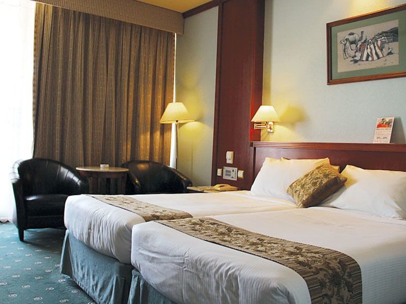 Sharjah Grand Hotel (ex 46618