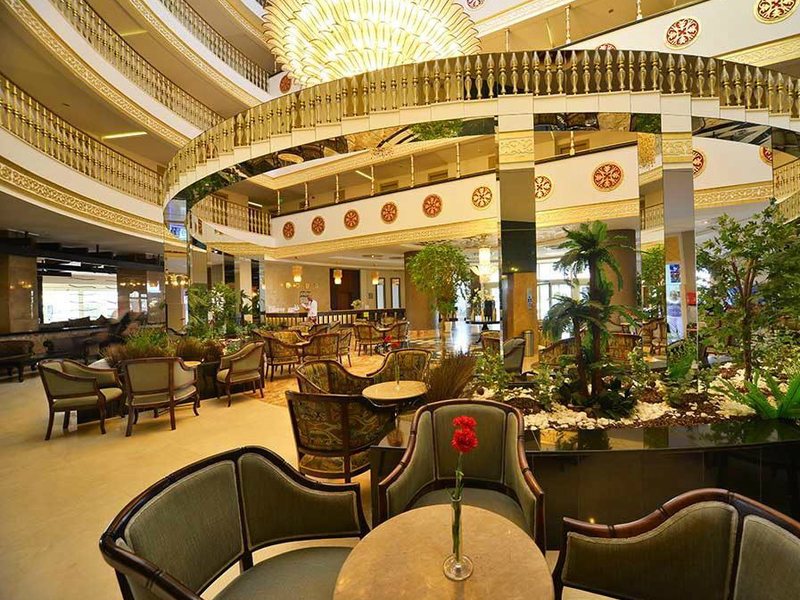 Side Crown Charm Palace 60819