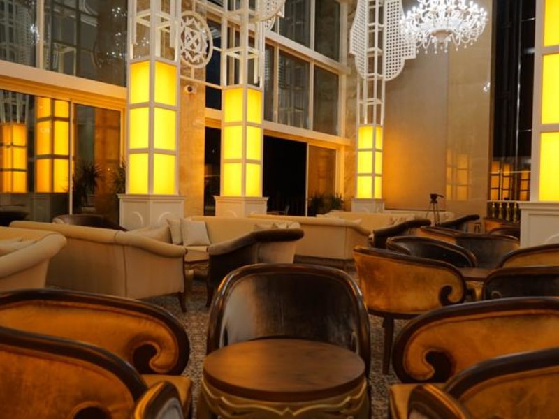 Side Crown Charm Palace 60820