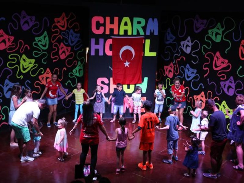 Side Crown Charm Palace 60824