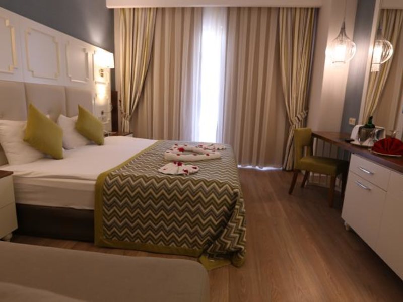 Side Crown Charm Palace 60828