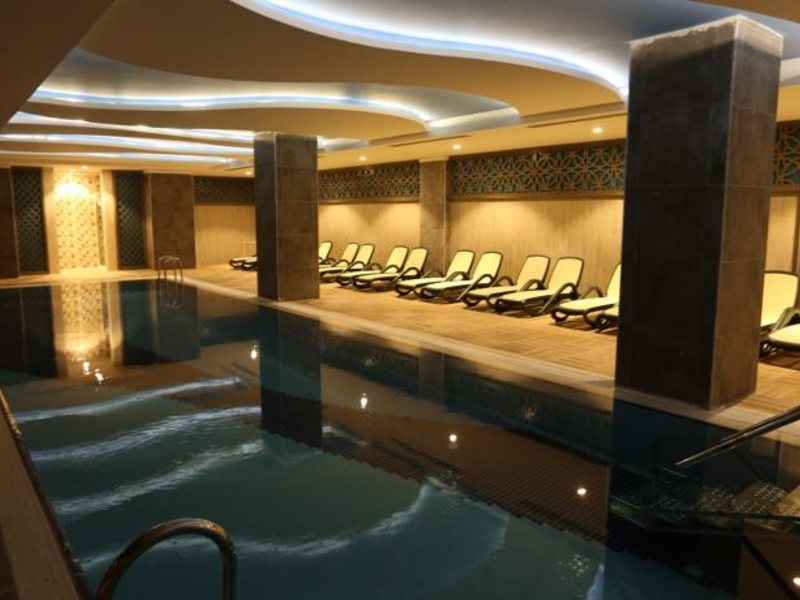 Side Crown Charm Palace 60830