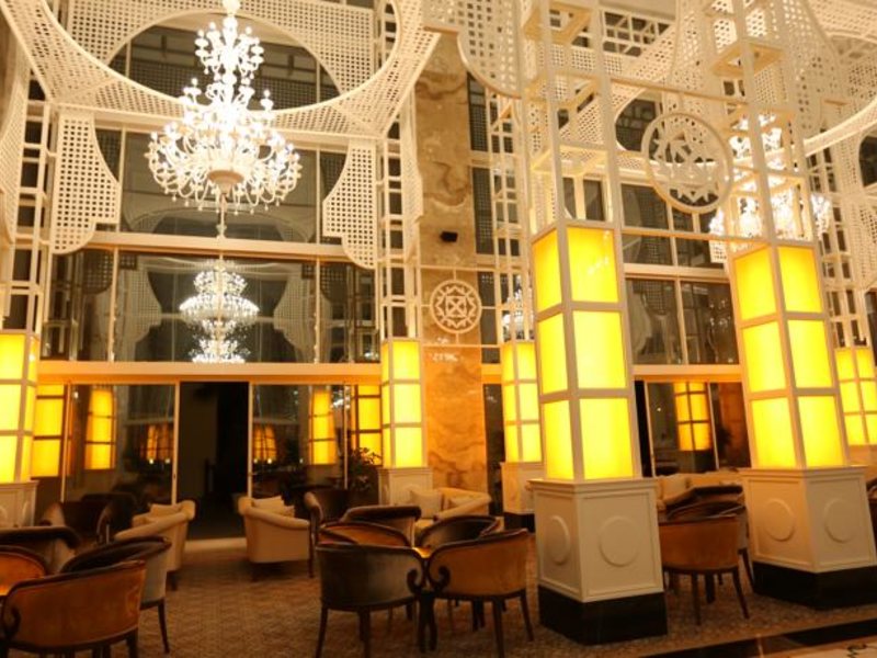 Side Crown Charm Palace 60836