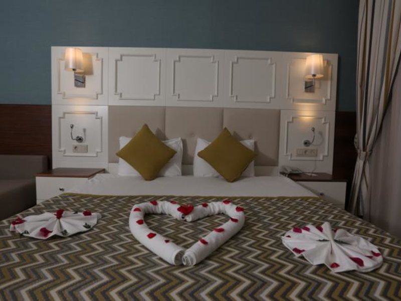 Side Crown Charm Palace 60841