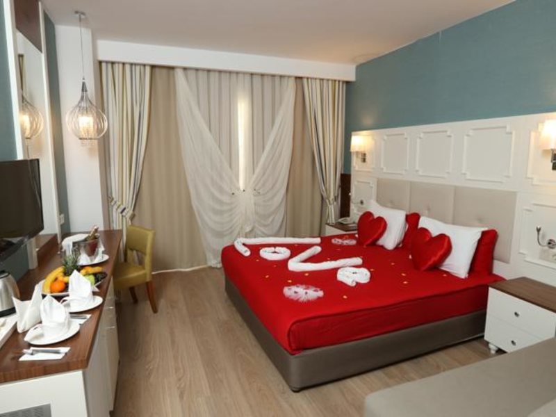 Side Crown Charm Palace 60843