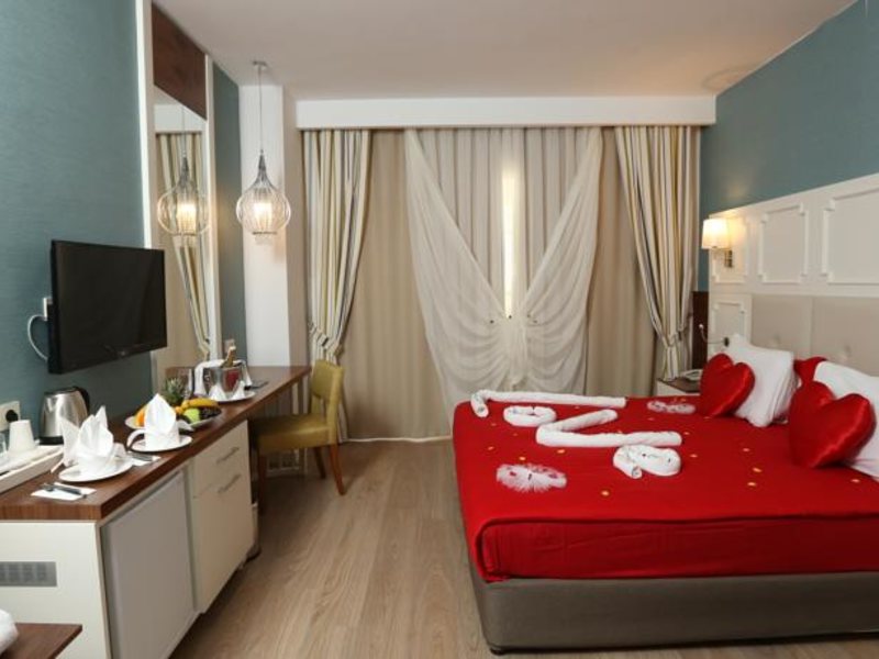 Side Crown Charm Palace 60850