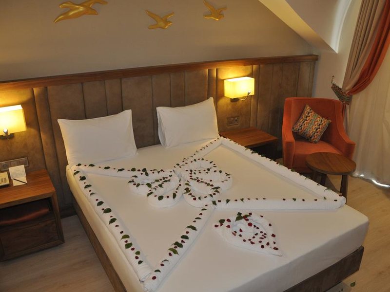 Side Royal Palace 177468