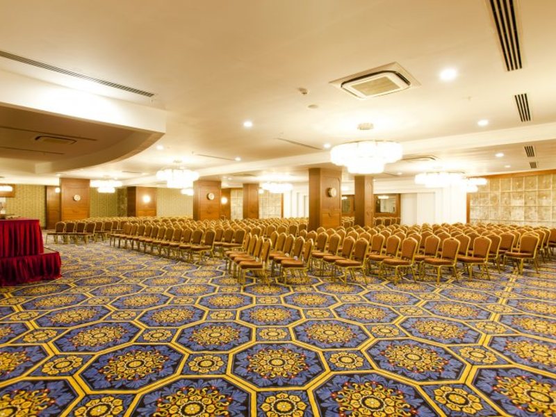 Side Star Resort 33896