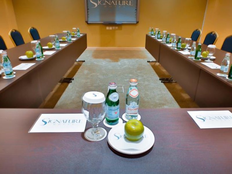 Signature Hotel Al Barsha 119688