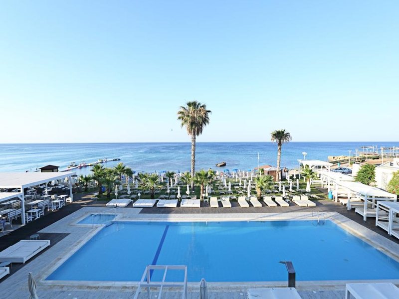 Silver Sands Beach Hotel  272488