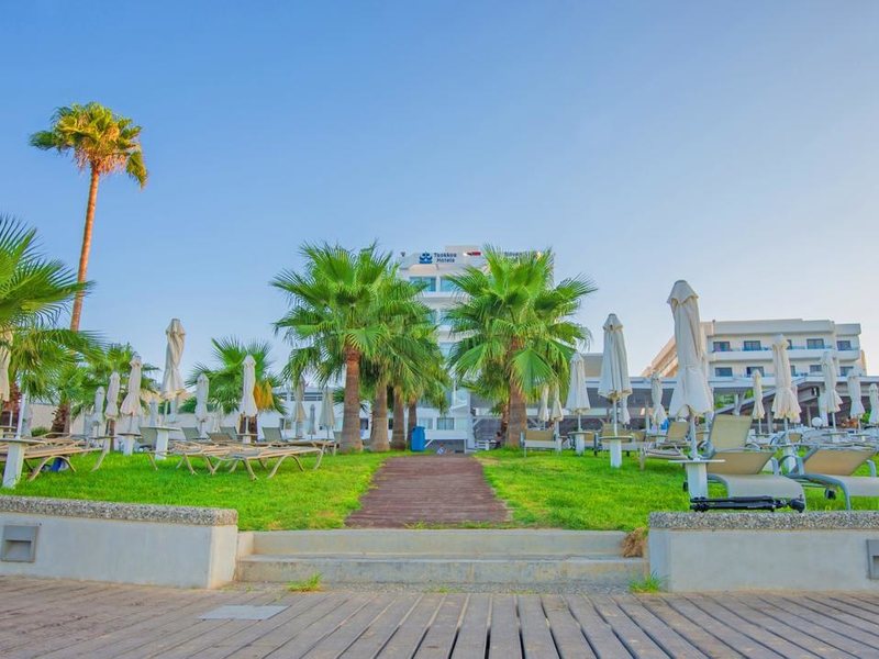 Silver Sands Beach Hotel  272490