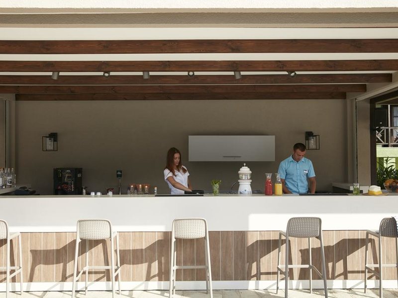 Simantro Beach Hotel 252052