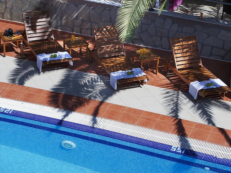 Simeon Hotel Apartments 178732