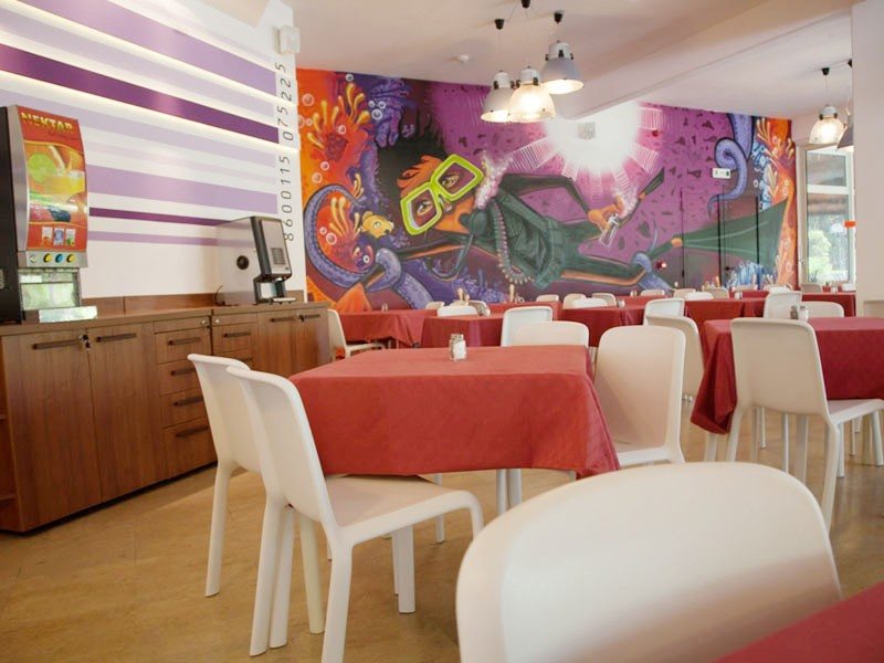 Slovenska Plaza  83187