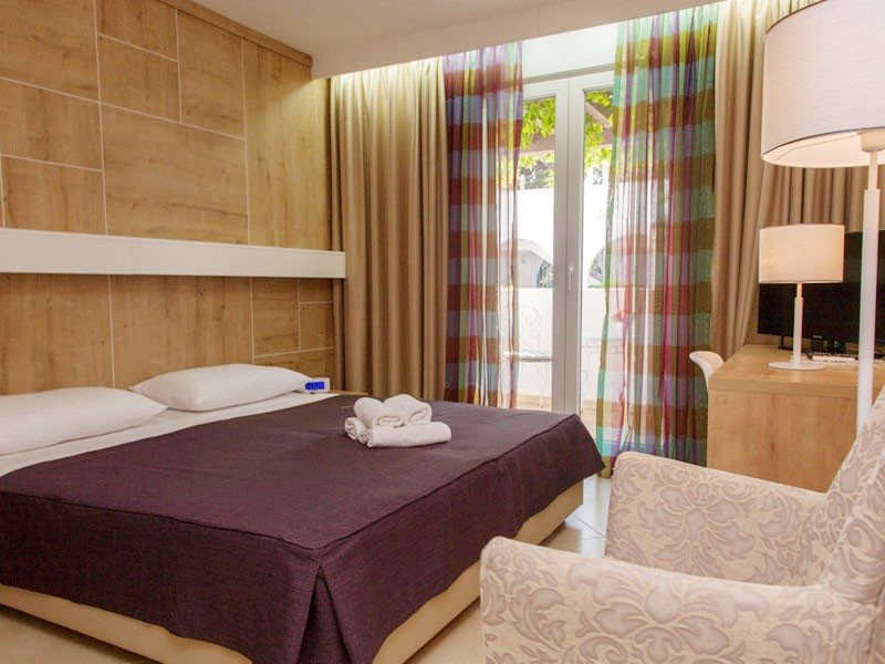 Slovenska Plaza  83194