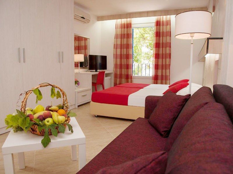 Slovenska Plaza  83197