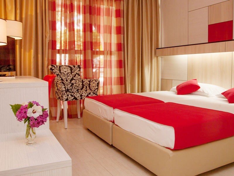 Slovenska Plaza  83199