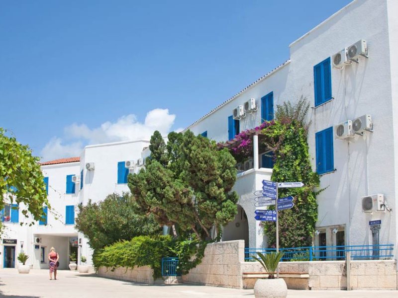 Slovenska Plaza  83202