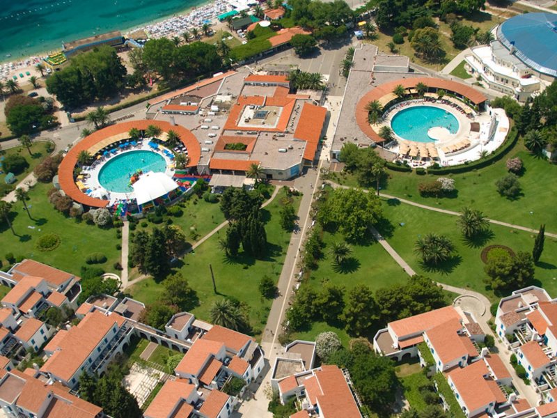 Slovenska Plaza  83203