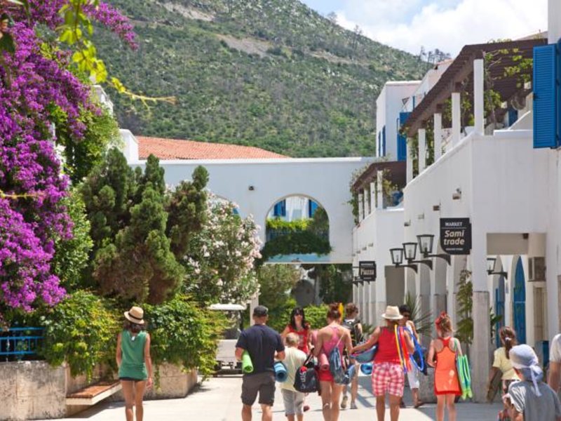 Slovenska Plaza  83206