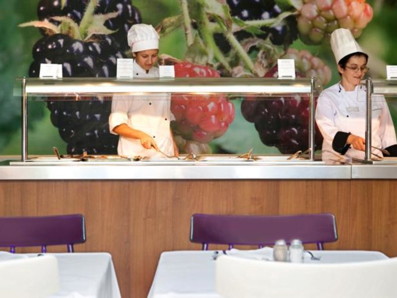 Slovenska Plaza  83210