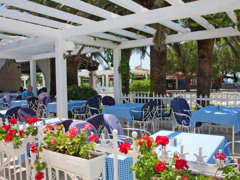 Slovenska Plaza  83221