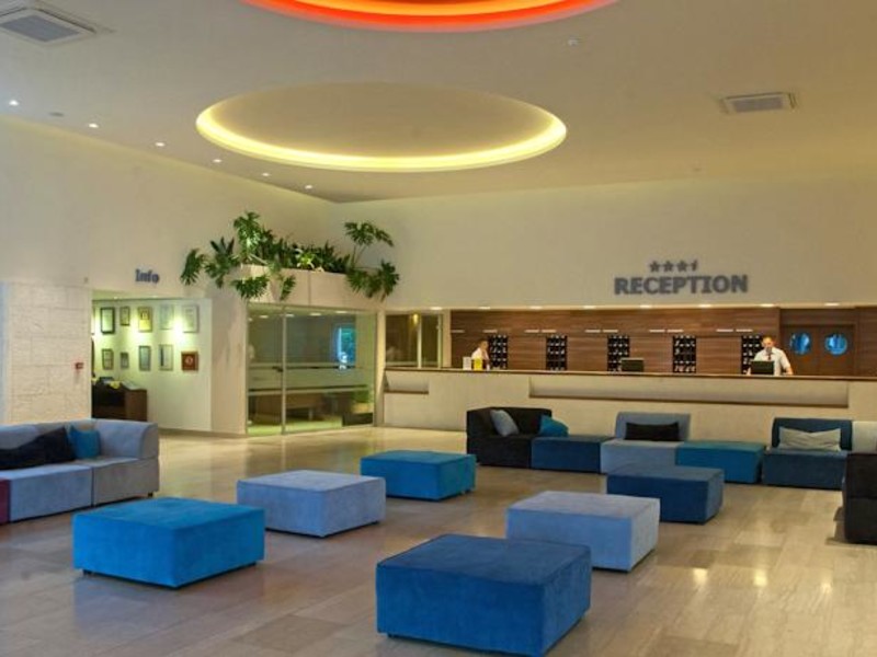 Slovenska Plaza  83223