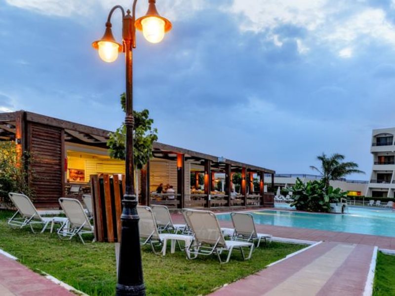 Smartline Cosmopolitan Hotel 83955