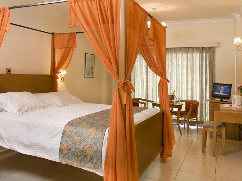 Smartline Mayfair Paphos (ex 86702