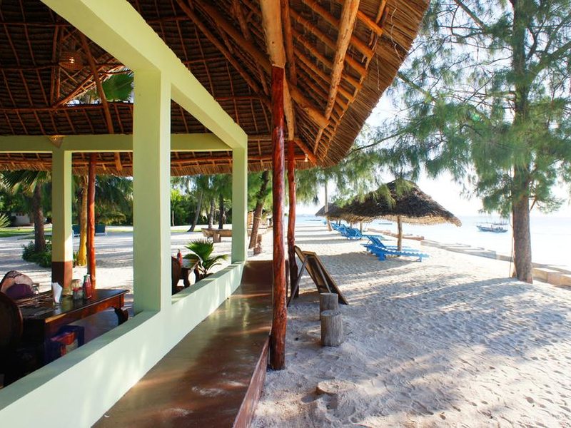 Smiles Beach Hotel 202403