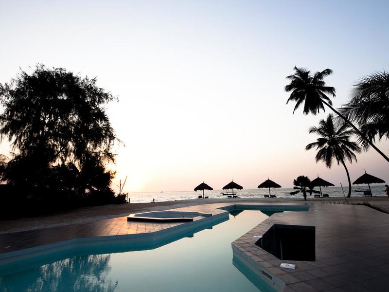 Smiles Beach Hotel 202413