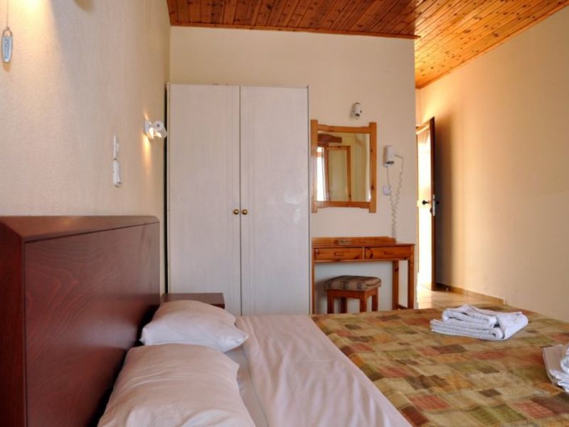 Sofia Mythos Beach 98047