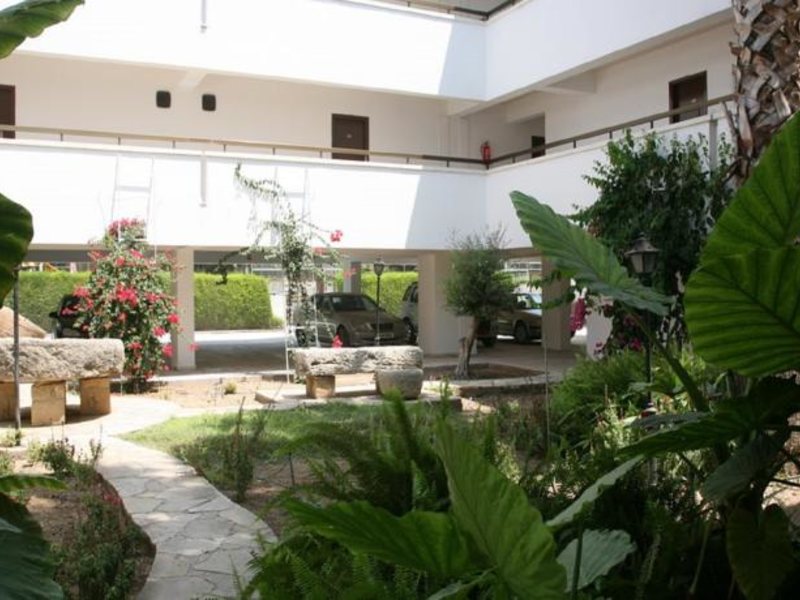 Sofianna Hotel Apts 120988