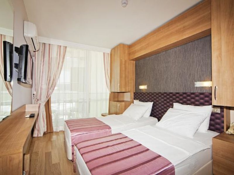 Sol Beach Hotel 69128