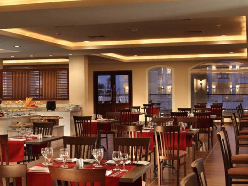 Sol Y Mar Sharks Bay 43005