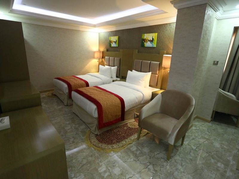 Sun & Sand Plaza Hotel  181838