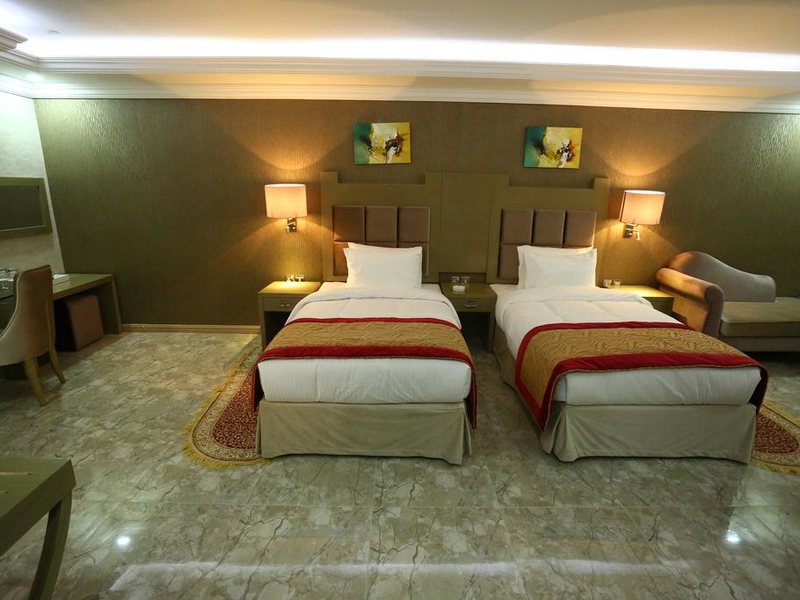 Sun & Sand Plaza Hotel  181842