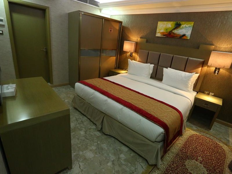 Sun & Sand Plaza Hotel  181843