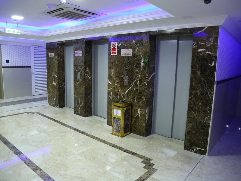 Sun & Sand Plaza Hotel  181850