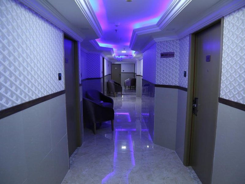 Sun & Sand Plaza Hotel  181860