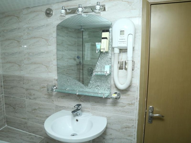 Sun & Sand Plaza Hotel  181861