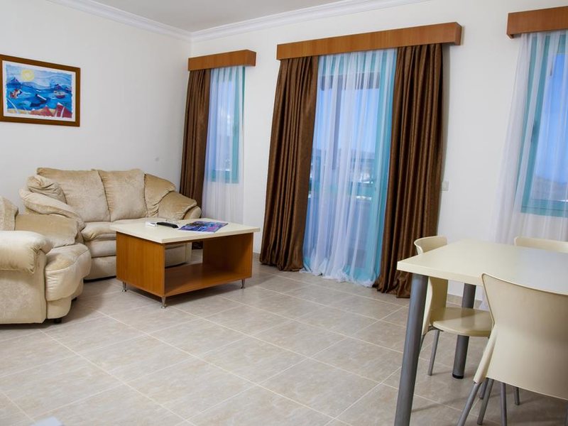 Sunhill Hotel 282374