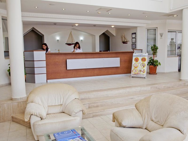 Sunhill Hotel 282379