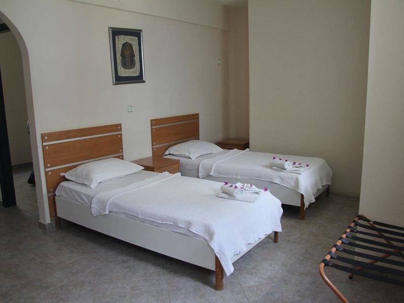 Sunpoint Suites Hotel 275546