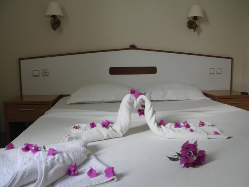 Sunpoint Suites Hotel 275548