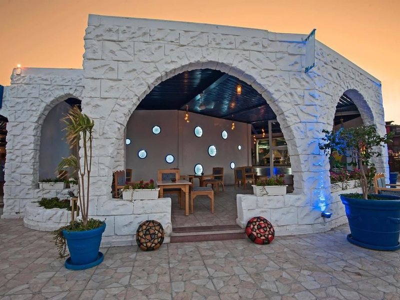 Sunrise Garden Beach  129134