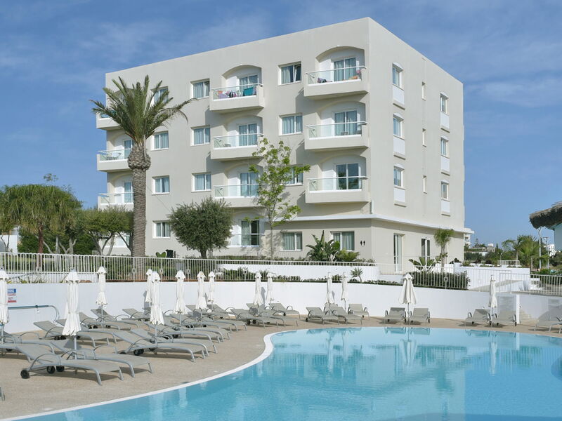 Sunrise Gardens Aparthotel 327881