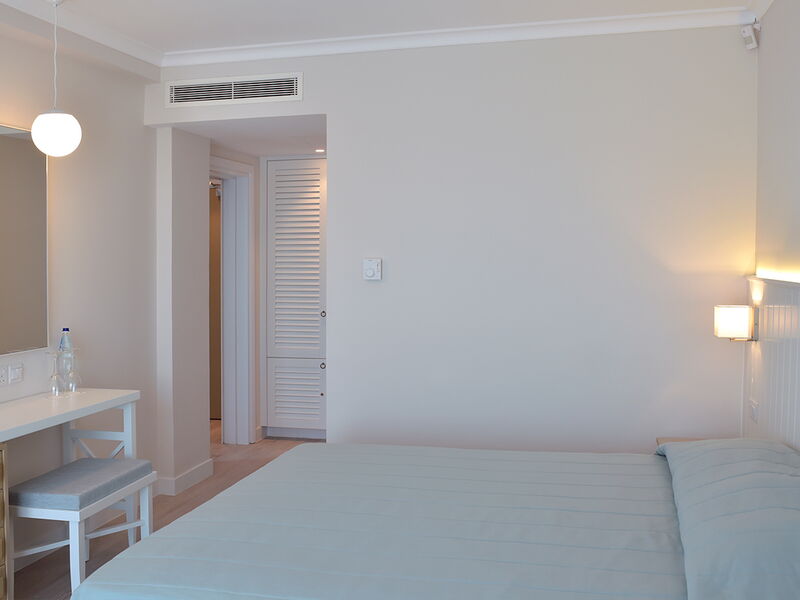 Sunrise Gardens Aparthotel 327894