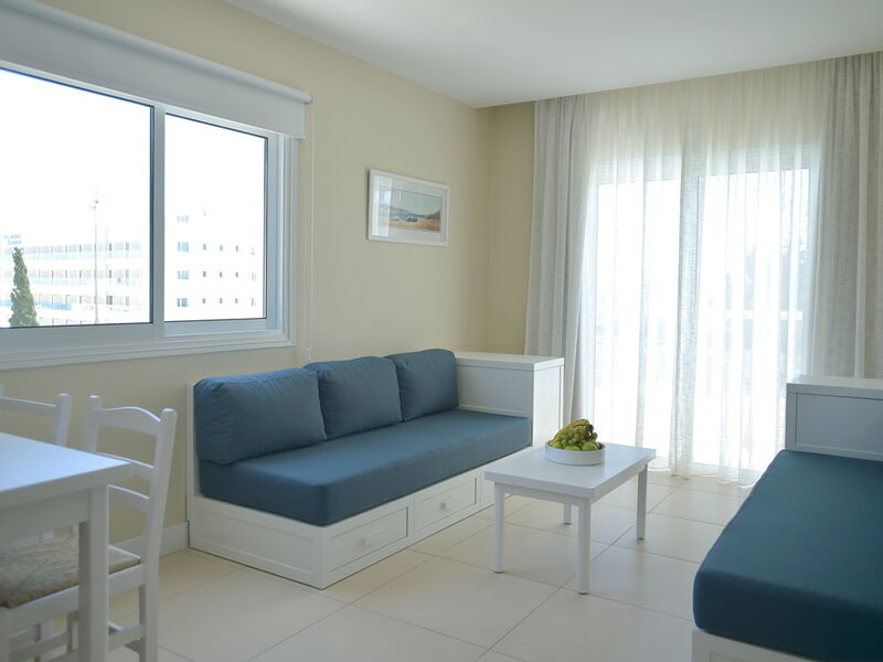 Sunrise Gardens Aparthotel 327896