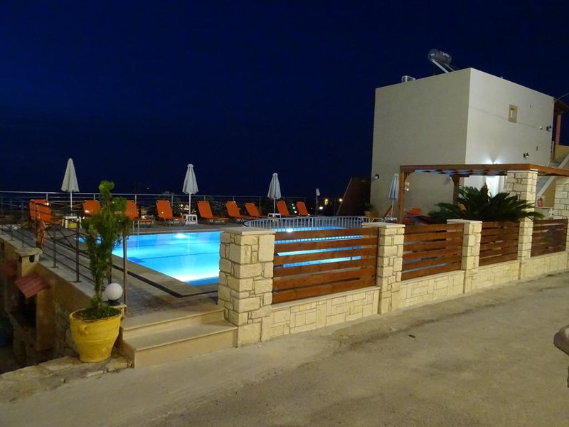 Sunrise Hotel Studios Apartments 254473